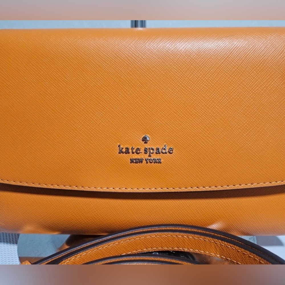 SOLD-Kate Spade Vibrant Orange Crossbody Bag - Picture 2 of 7
